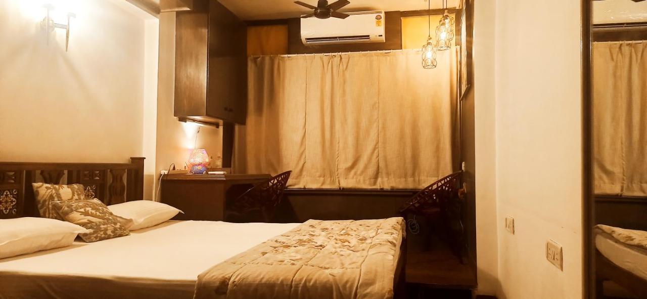 Cozy Private Ac Studio By The Sea Bandstand Bandra W Mumbai Nr Taj Lands Endアパートメント エクステリア 写真